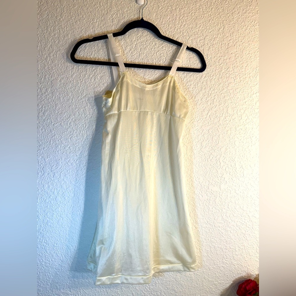 Her majesty Teen Full Short Slip. XXS or‎ XS. See measurements and notes.